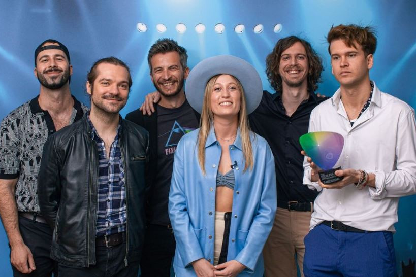 Az év hazai modern pop-rock albuma vagy hangfelvétele a Blahalouisianától a Nem ereszt/Ne engedj még el/Szívemet kitépted/Lábnyomunk a hóban (Gold Record) lett