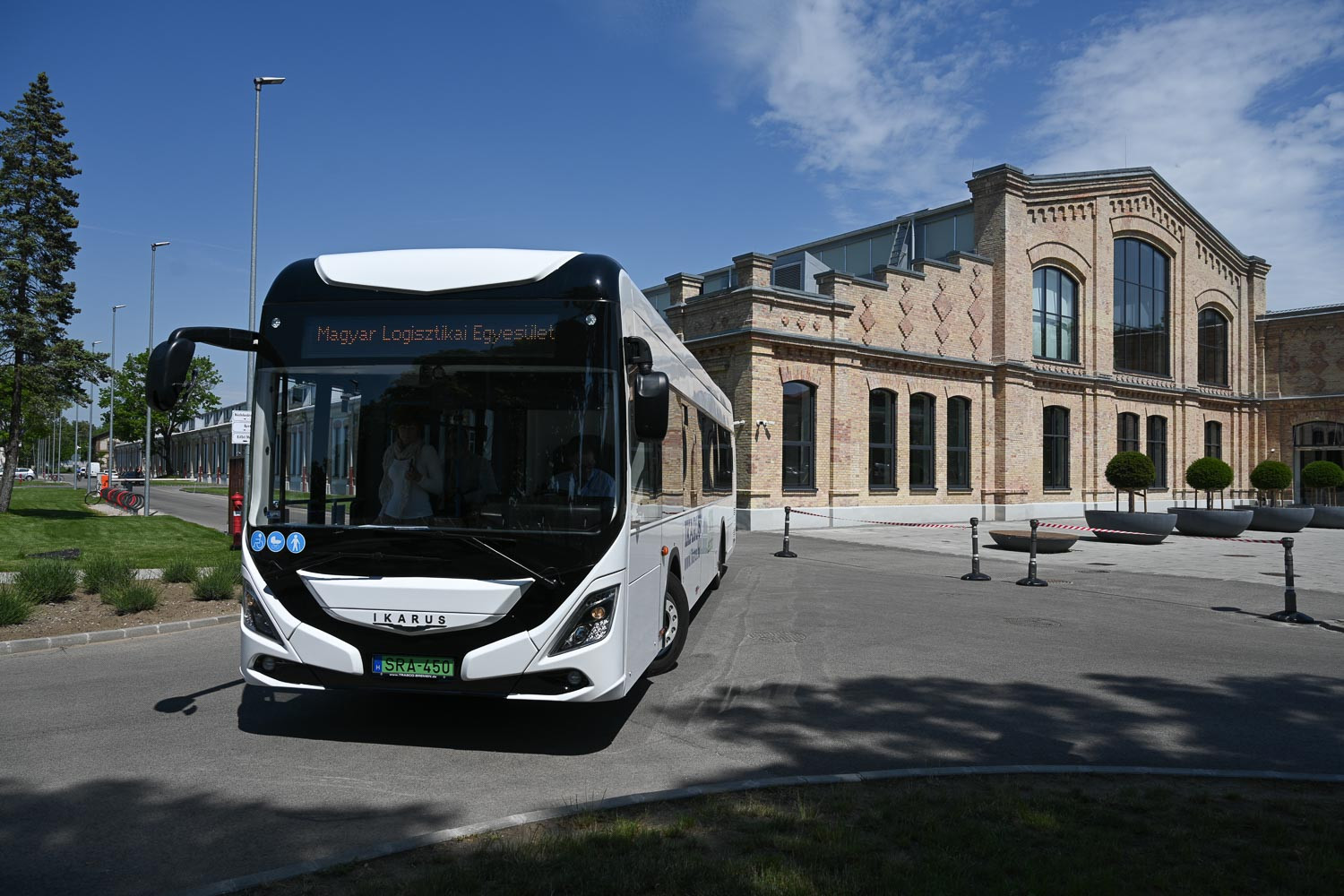 Elektromos buszokkal a karbonsemlegességi célok elérése felé