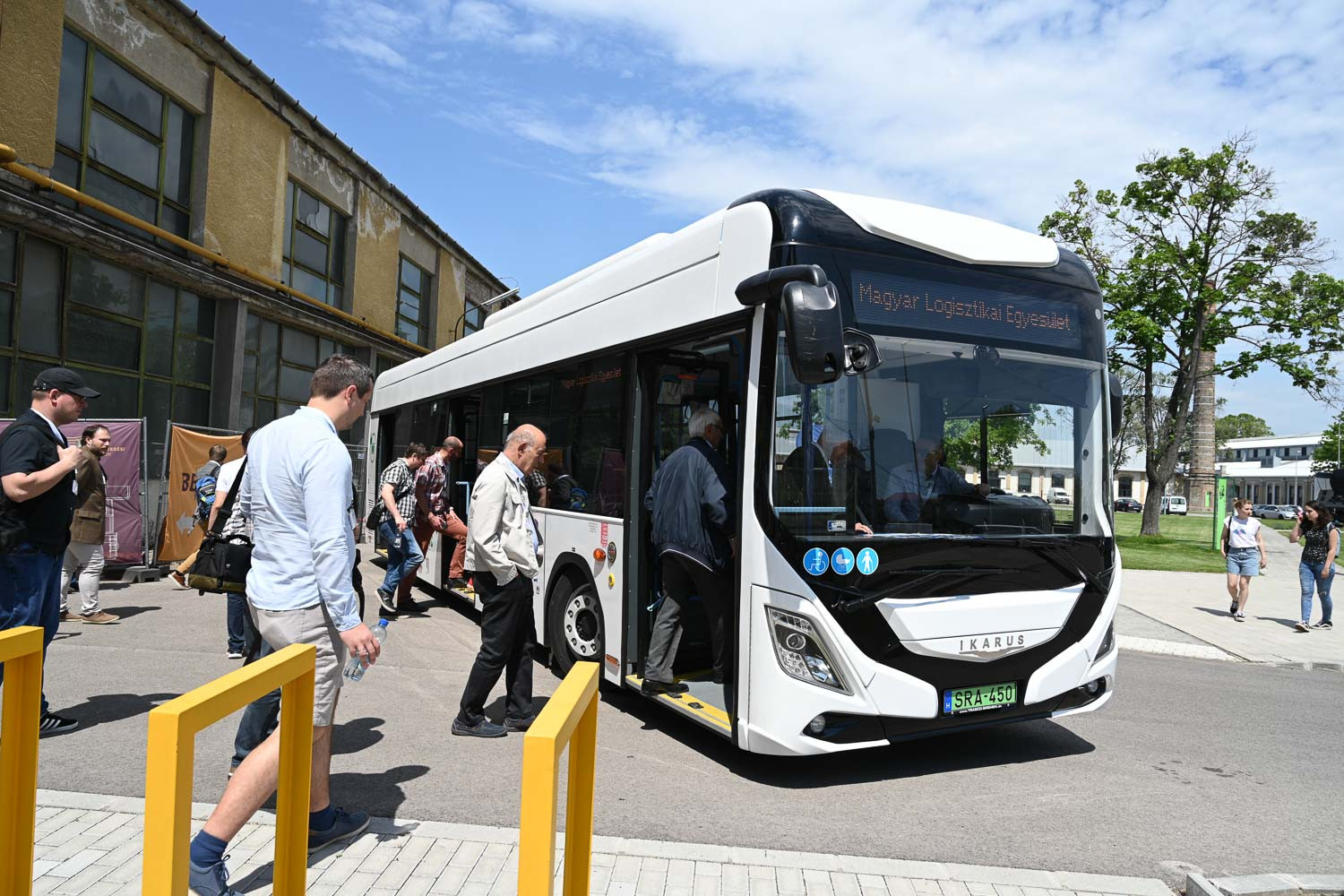 Elektromos buszokkal a karbonsemlegességi célok elérése felé