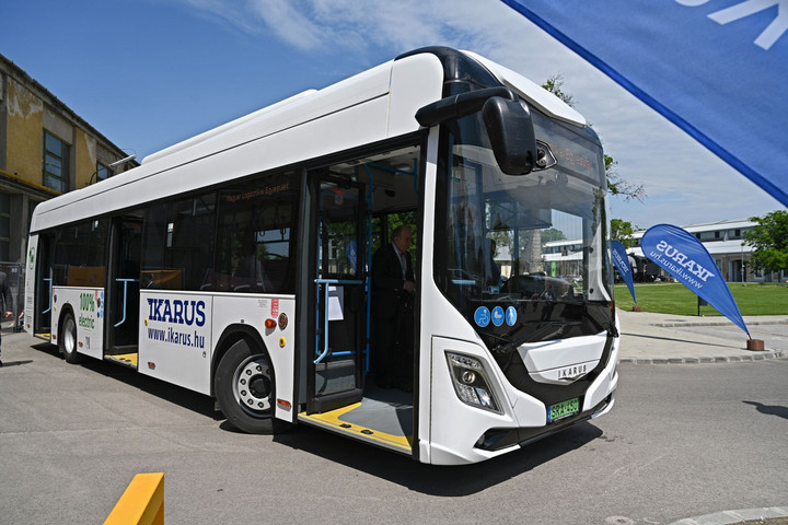 Az országban elsőként Székesfehérváron állnak forgalomba menetrend szerint közlekedő városi elektromos autóbuszok