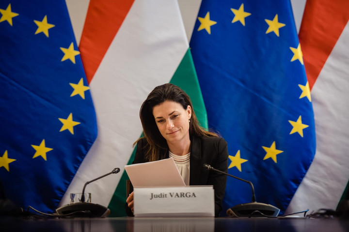 Varga Judit: Meg fogjuk kapni a nekünk járó uniós pénzeket