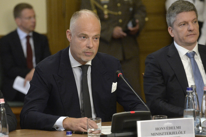 Fotó: MTI/Soós Lajos „Harcolni képes hadsereget kell építeni”