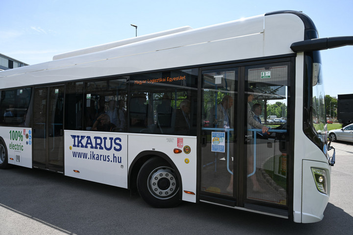 Elektromos buszokkal a karbonsemlegességi célok elérése felé
