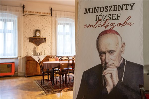 Semjén: Mindszenty a magyar nemzetnek utat mutató erkölcsi iránytű