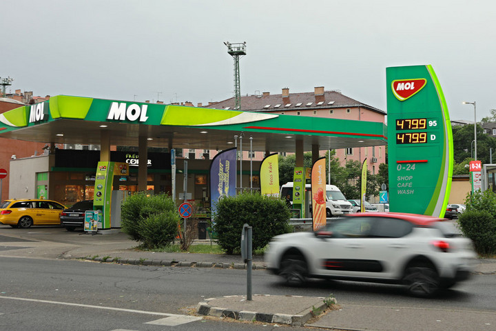 Máris megjelent a benzinárstop hatályon kívül helyezése a Magyar Közlönyben