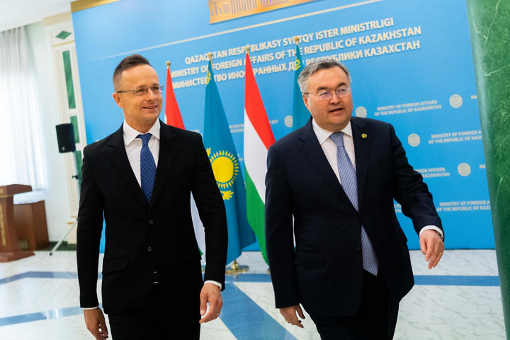 Szijjártó: Jelenleg fizikailag lehetetlen az orosz kőolaj nélkül működtetni a magyar gazdaságot