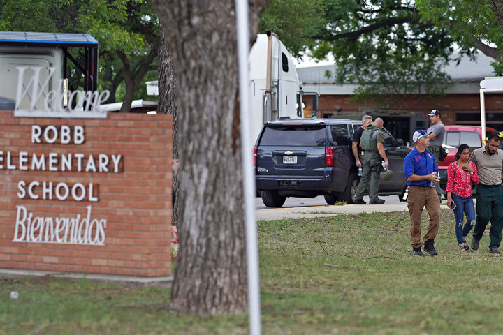Huszonegy halott egy texasi  iskolai lövöldözésben