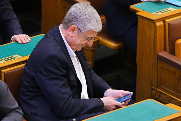 Gyurcsány üzenget, Jakab küzd a túlélésért