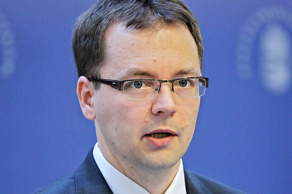 Izer Norbert: Egyszerűsödnek az adózói adminisztrációs terhek