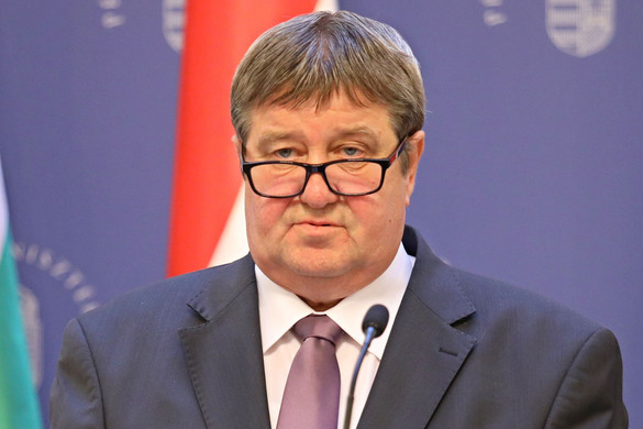 Tállai András: Brüsszel nyomására kell a benzin jövedéki adójához hozzányúlni és a gyártói hulladékdíjat bevezetni