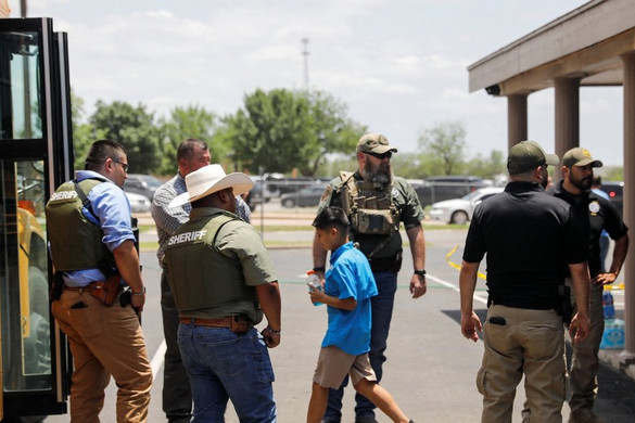 Több halálos áldozata van egy általános iskolai lövöldözésnek Texasban
