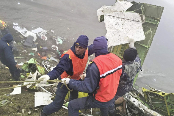 Esélytelen, hogy bárki túlélhette a nepáli repülőgép-katasztrófát