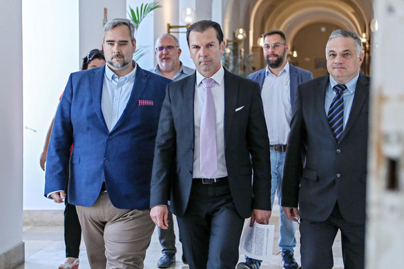 Fellázadt a DK ifjúsági tagozata