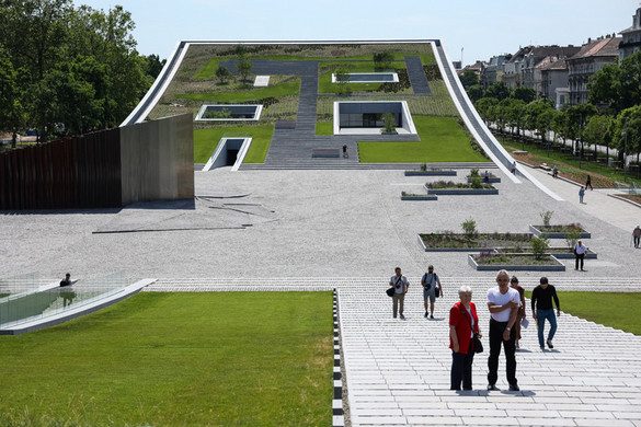 Megújuló parkban nyílt meg a Néprajzi Múzeum