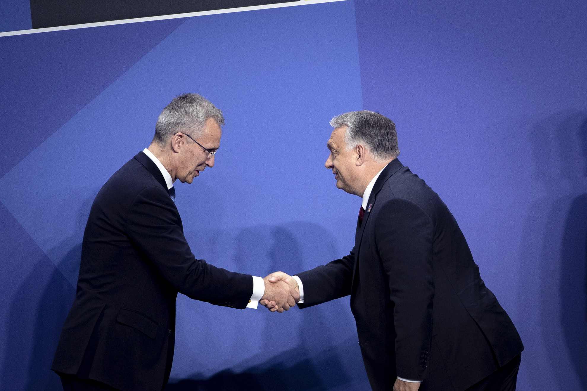 Orbán Viktor miniszterelnök (j) és Jens Stoltenberg NATO-főtitkár a NATO állam- és kormányfői kétnapos madridi csúcstalálkozójának első napján, 2022. június 29-én