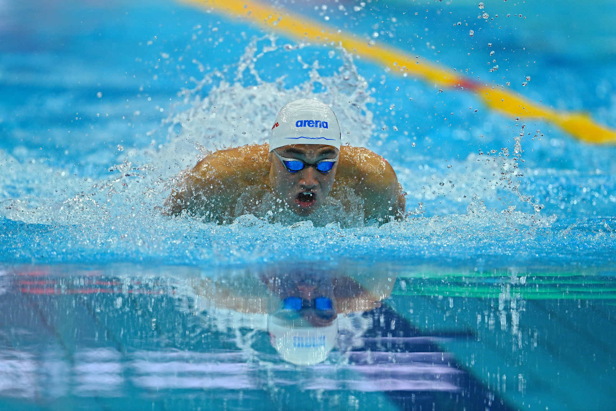 Milák Kristóf aranyérmet nyert 100 méter pillangón pénteken a Duna Arénában zajló úszó-világbajnokságon.