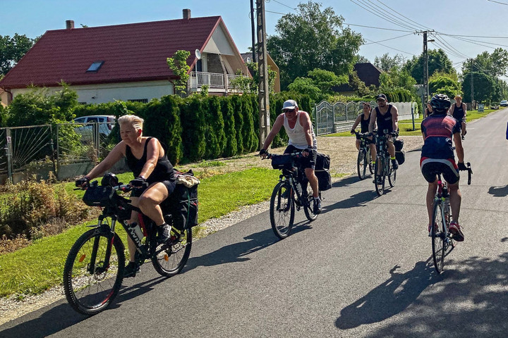 Szabad a pálya kerékpárral – a fővárostól a magyar tengerig