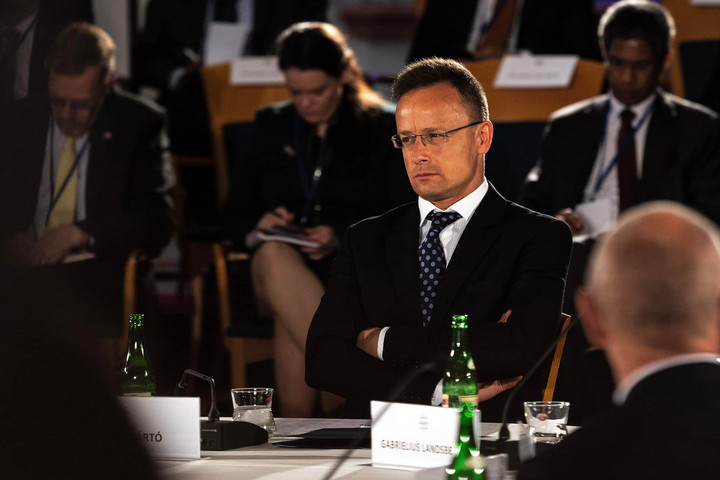 Fotó: Facebook/Szijjártó Péter „Globális Kelet-Nyugat együttműködésre van szükség”