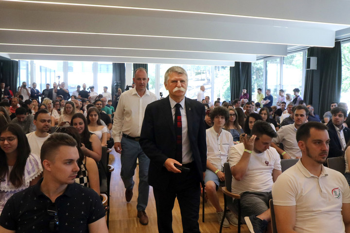 Fotó: MTI/Vajda János Kövér: A kormány feladata, hogy a válságoktól megóvja a nemzetet