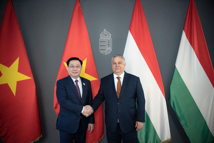 Fotó: MTI/Miniszterelnöki Sajtóiroda Orbán Viktor a vietnami nemzetgyűlés elnökével tárgyalt
