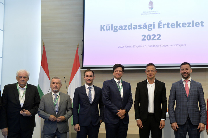 A kormány minden eszközzel segíti a külpiacokon aktív magyar vállalatok terjeszkedését