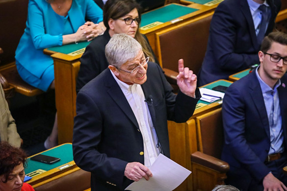 Fidesz: A baloldal válság idején magára hagyta a magyar embereket