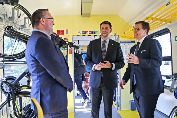 Kényelmesebb utazás a Balatonra vonattal