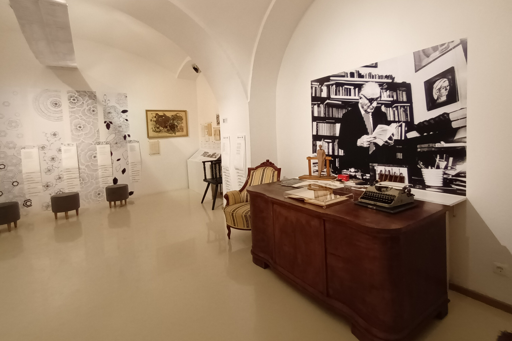 Fotó: MH Vas István tárgyai az asztalon