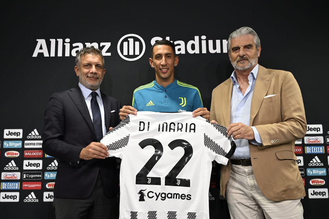 Másik új szerzeményét, Di Mariát is bemutatta a Juventus
