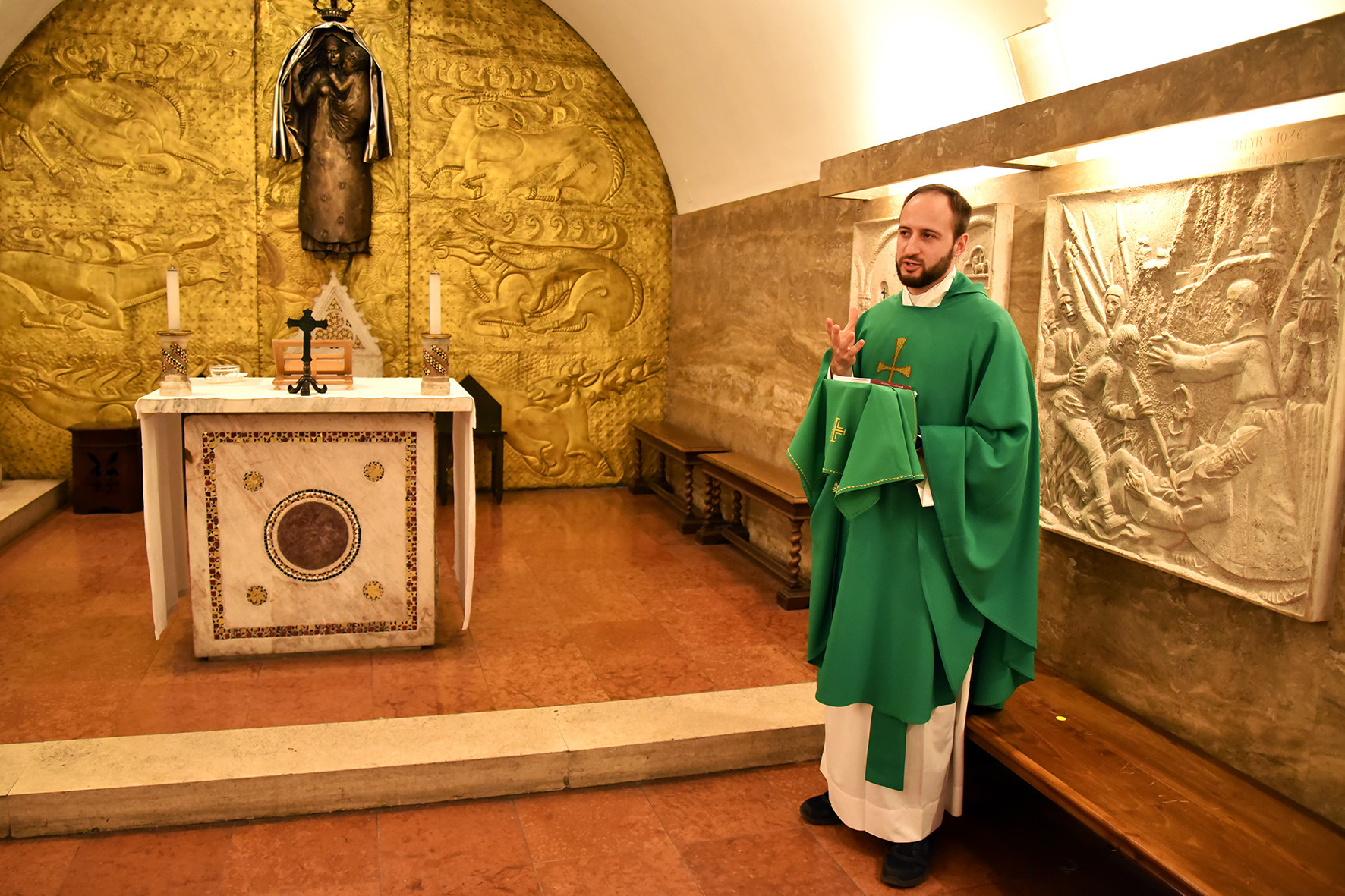Lúw Gergely atya a Szent Péter Bazilika altemplomában található a Magyarok Kápolnájában