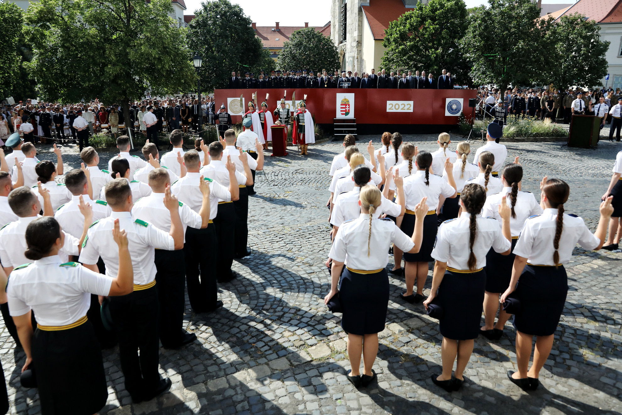 A kormányfő arra kérte a tiszteket, maradjanak hűek az esküjükhöz, és szolgálják erényesen Magyarországot