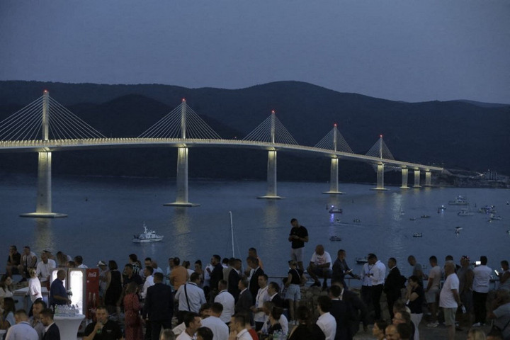 Orbán Viktor gratulált horvát kollégájának az új tengeri hídhoz