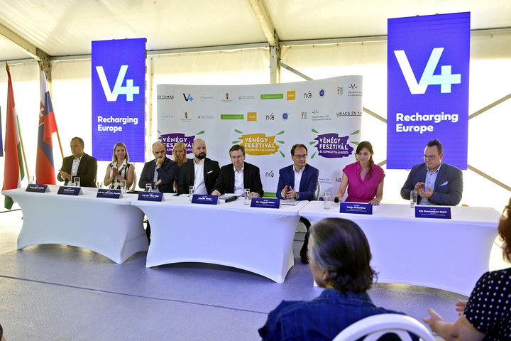 Fotó: MTI/Kovács Attila A tisztelet kultúrájának erősödése