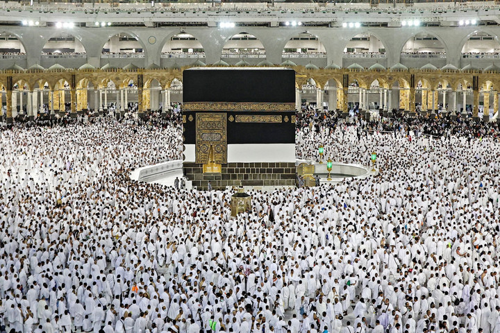 Idén egymillió hívő zarándokol Mekkába