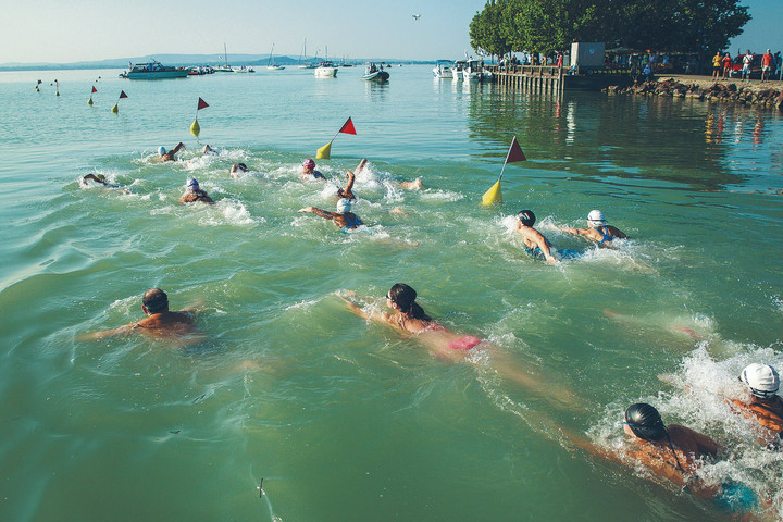 Vasárnap megtartják a Balaton-átúszást