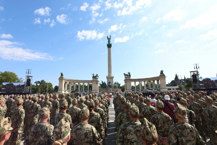 „Magyarország biztonságát meg kell erősíteni”