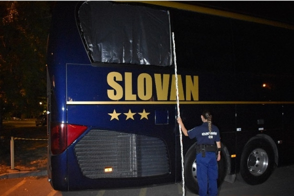 Fotó: police.hu Őrizetbe vették a Slovan Bratislava buszára támadó férfit