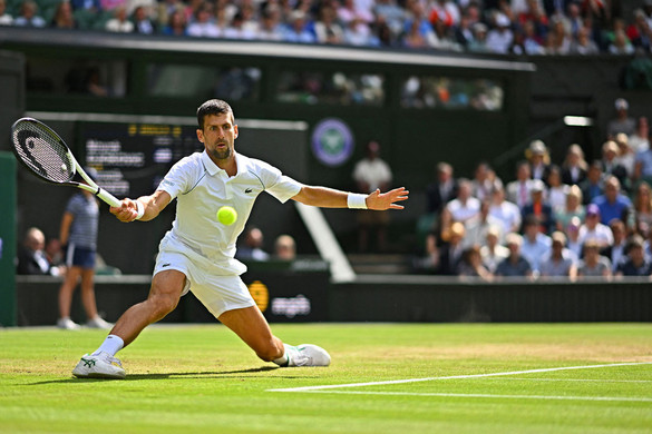 Wimbledon - Sinner és Djokovics is elődöntős