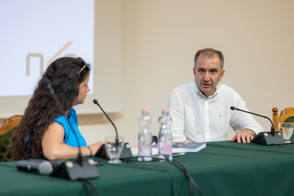 Lakiteleki beszélgetés Szekeres Pállal az Európa Szabadegyetemen