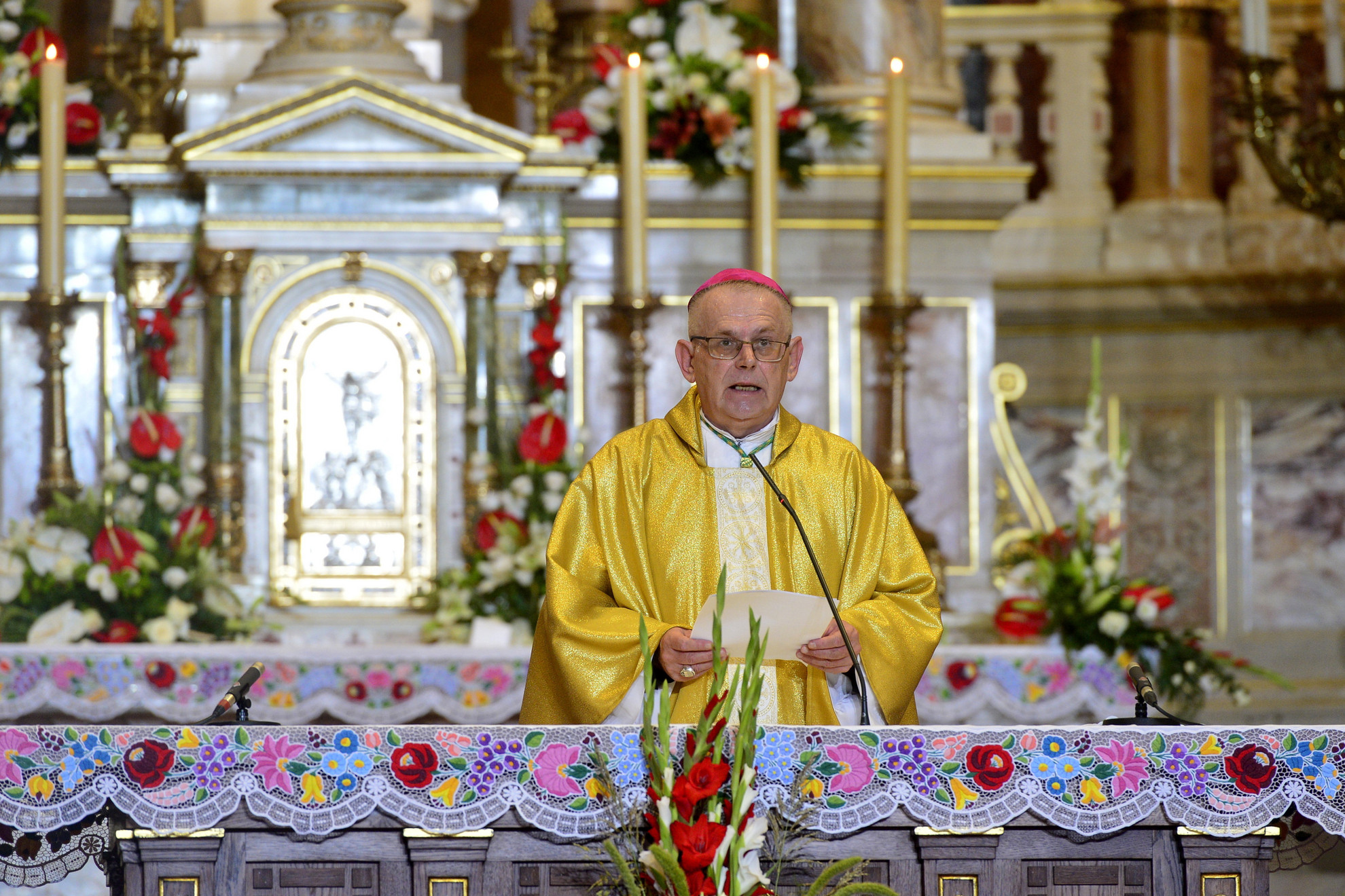 Berta Tibor tábori püspök az államalapító Szent István király ünnepén tartott szentmisén a Szent István-bazilikában 2022. augusztus 20-án
