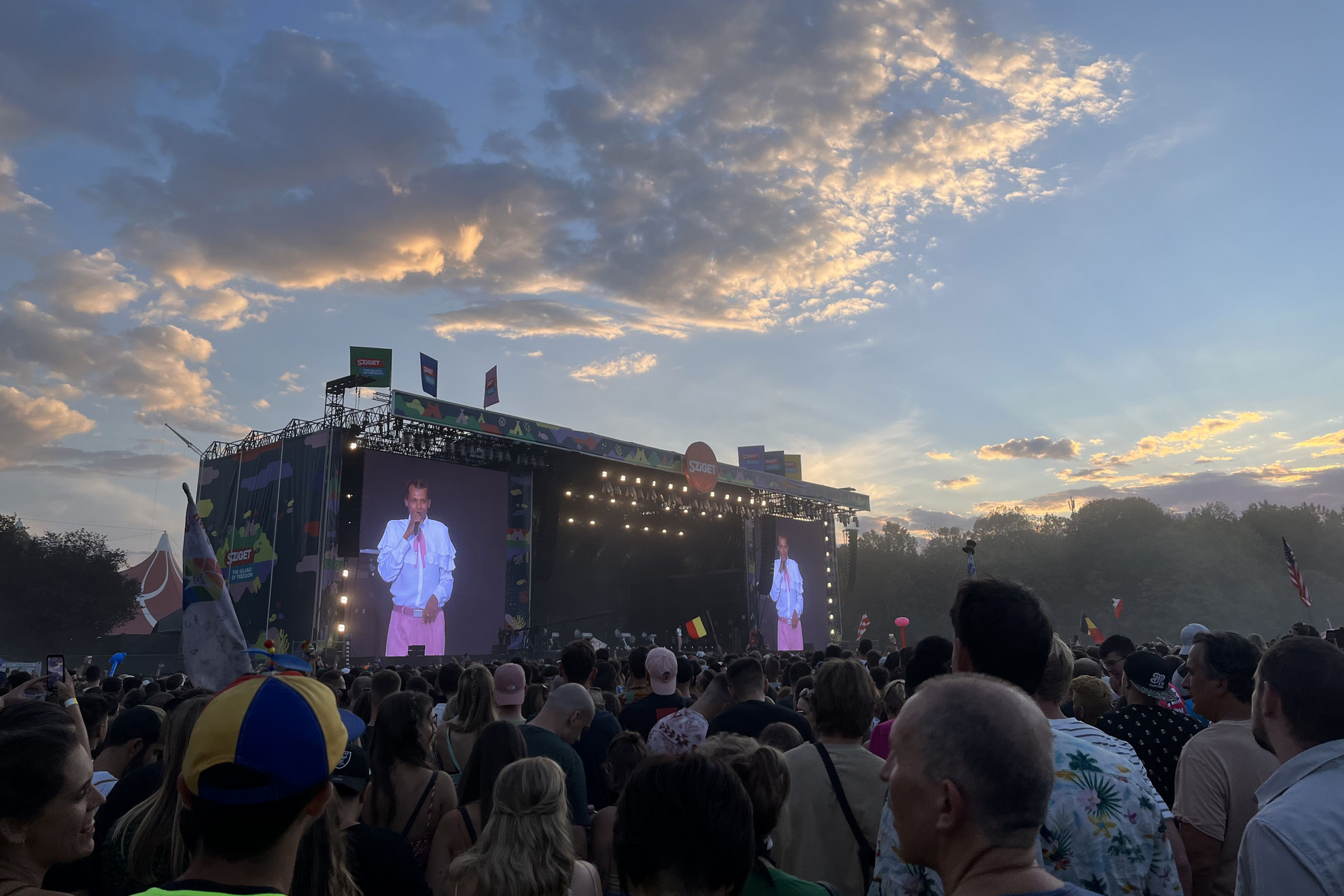 Stromae ad koncertet a Sziget Nagyszínpadán