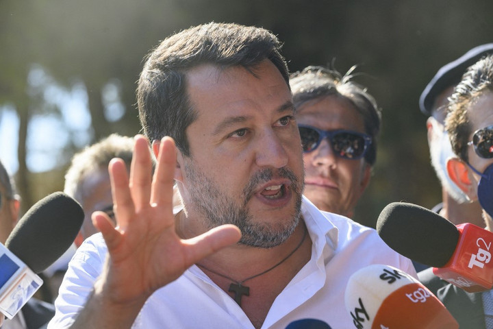 Salvini: Külön kormánybiztos fog foglalkozni a migrációval, ha a jobboldal nyer