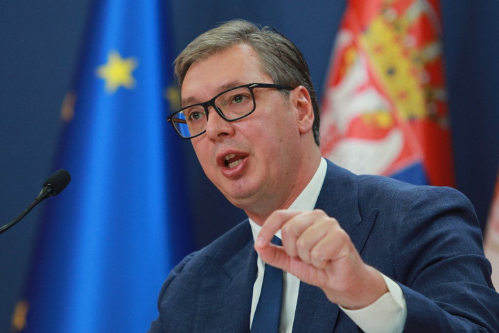 Aleksandar Vucic szerb elnök: A NATO végezze a dolgát, különben...
