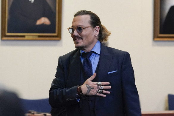 Johnny Depp nem kapott vacsoraasztalt Budapesten