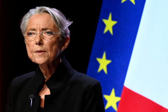 Hivatalában marad Élisabeth Borne francia miniszterelnök