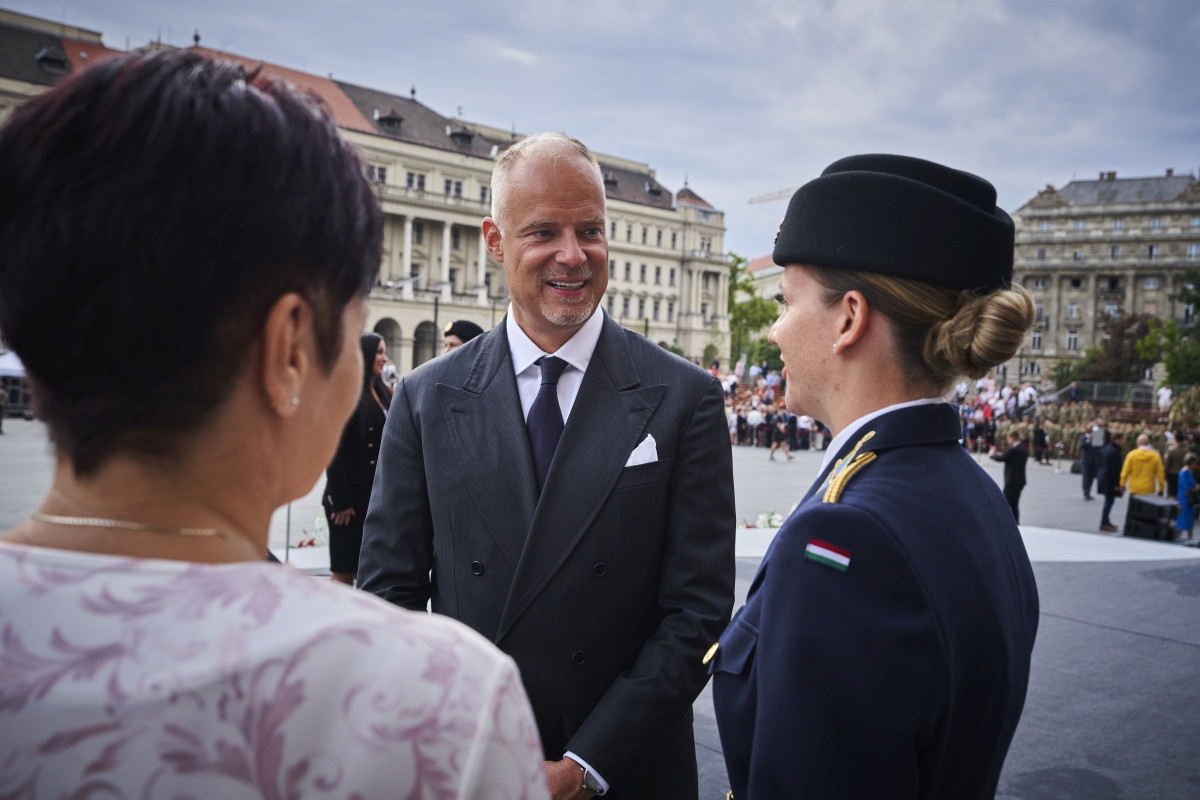 SzalayBobrovniczky nagyra értékeli a fiatal katonák kiváló teljesítményét