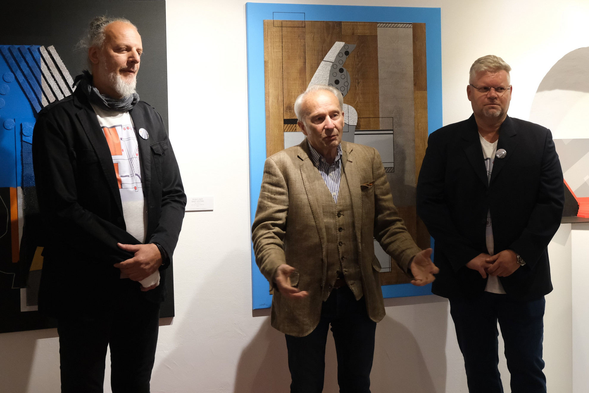 Fotó: Balaton Tóth András Hervé Lóránth Ervin kurátor, Erdész László galériatulajdonos és László A. Görög alkotó a megnyitón