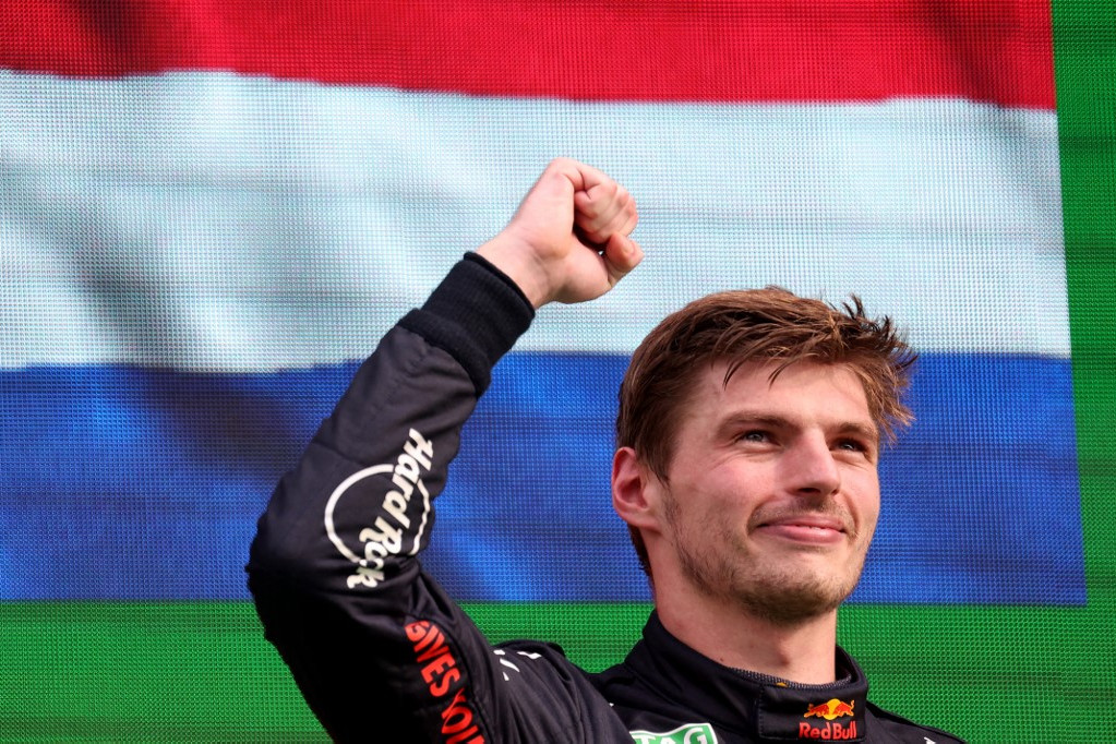 A Holland Nagydíj boldog győztese, Max Verstappen