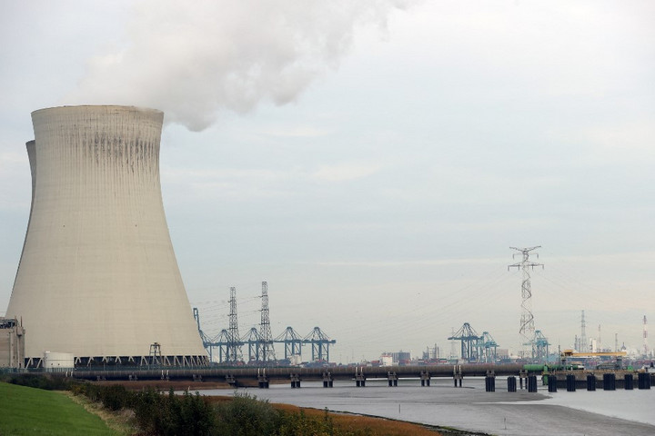 Végleg leállítja a Tihange 2 atomreaktort Belgium