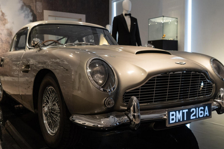 Hárommillió fontért kelt el James Bond Aston Martinja